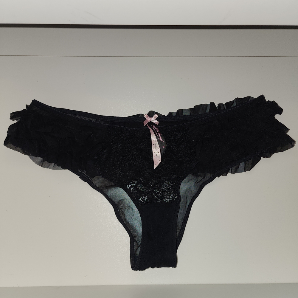 Black Ruffled Lace Panties with Pink Bow